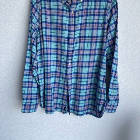 Vineyard Vines Men’s button down shirt - Picture 6 of 6